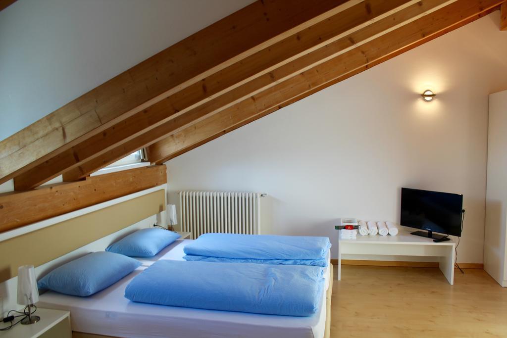 Large Double or Twin Room with Shared Bathroom